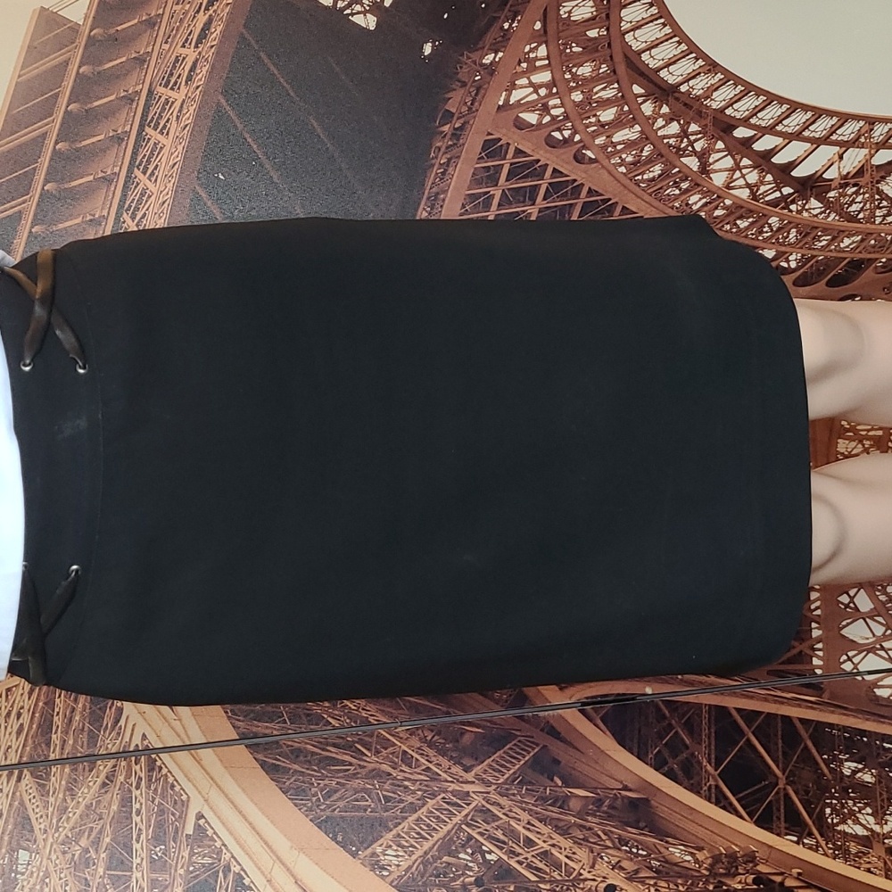 Jones New York Black Pencil Skirt. Size 8 #2-0226